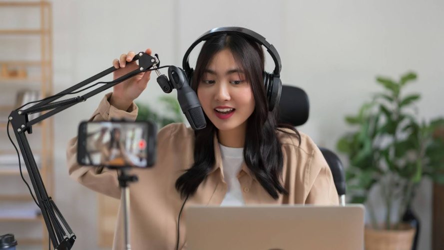 how to become content creator